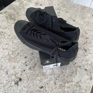 Converse Black Monochrome - 9.5 Mens / 11.5 Womens